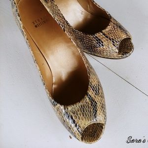Stuart Weitzman Peep Toe High Heels size 9